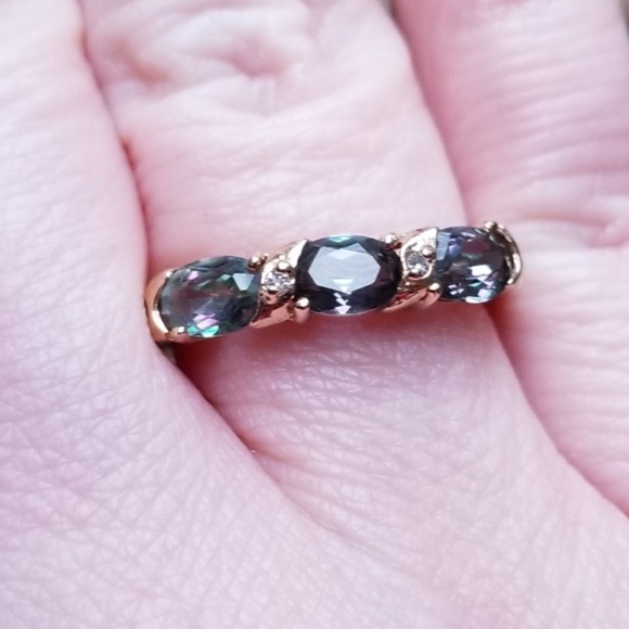 Jewelry - 10K Solid Gold Mystic Topaz / Diamond Ring